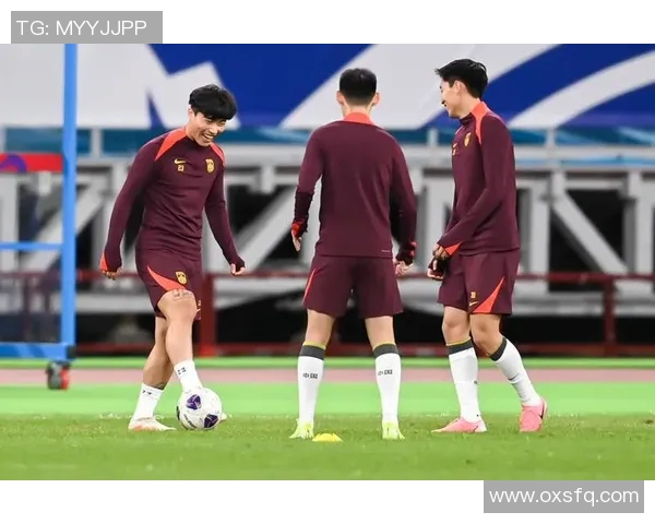 国足备战世预赛,主帅李铁强调团结合作,积极备战,冲击胜利